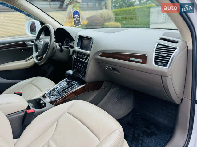 Белый Ауди Ку 5, объемом двигателя 1.98 л и пробегом 225 тыс. км за 12500 $, фото 20 на Automoto.ua