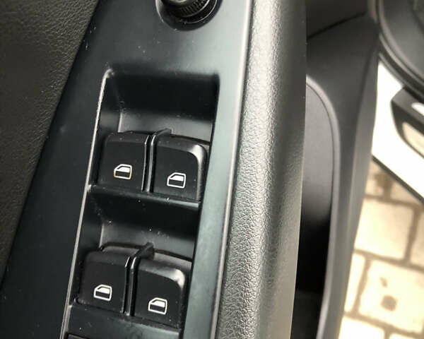 Белый Ауди Ку 5, объемом двигателя 0 л и пробегом 340 тыс. км за 14500 $, фото 24 на Automoto.ua