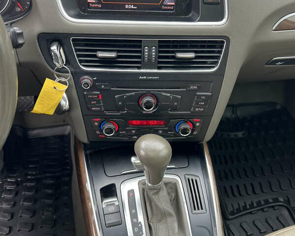 Белый Ауди Ку 5, объемом двигателя 1.98 л и пробегом 291 тыс. км за 10300 $, фото 35 на Automoto.ua