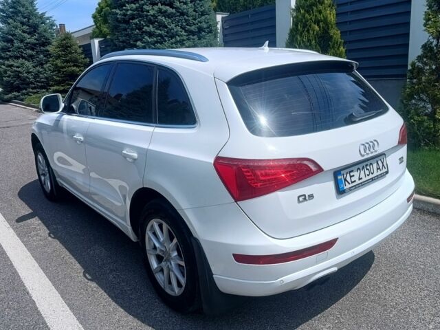 Білий Ауді Ку 5, об'ємом двигуна 2 л та пробігом 228 тис. км за 15000 $, фото 2 на Automoto.ua