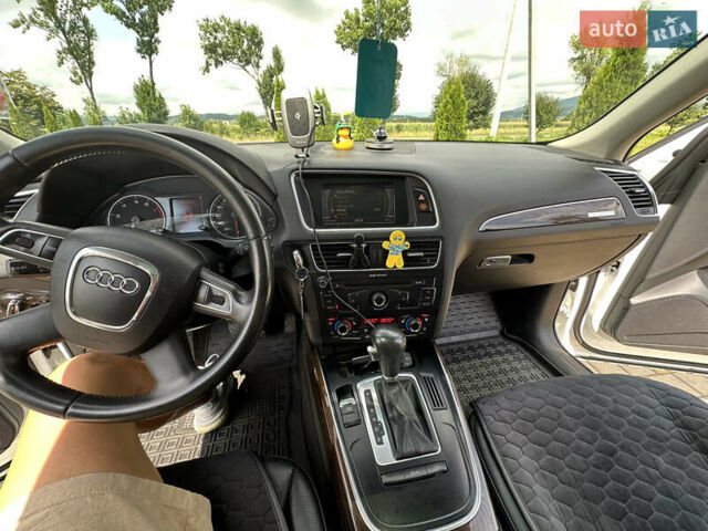 Белый Ауди Ку 5, объемом двигателя 2.01 л и пробегом 207 тыс. км за 13500 $, фото 3 на Automoto.ua