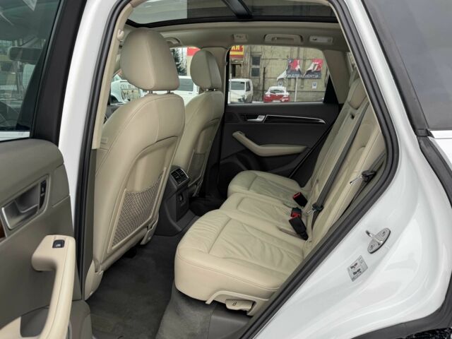 Белый Ауди Ку 5, объемом двигателя 2 л и пробегом 120 тыс. км за 12599 $, фото 20 на Automoto.ua