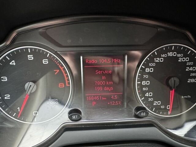 Белый Ауди Ку 5, объемом двигателя 2 л и пробегом 183 тыс. км за 12500 $, фото 10 на Automoto.ua