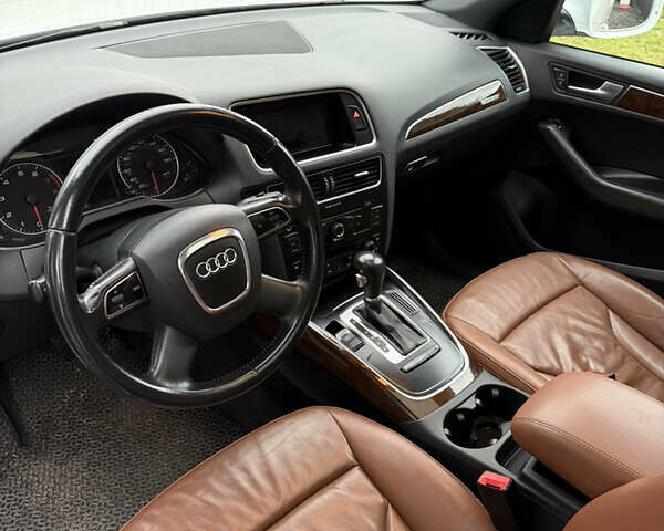 Белый Ауди Ку 5, объемом двигателя 1.98 л и пробегом 130 тыс. км за 11600 $, фото 19 на Automoto.ua