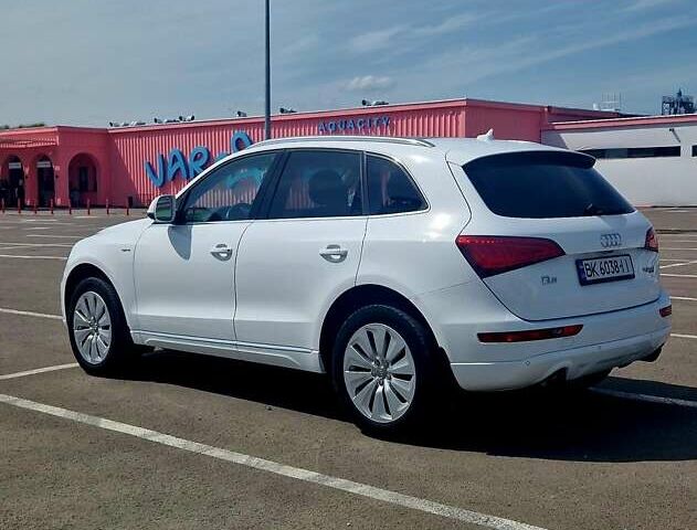 Белый Ауди Ку 5, объемом двигателя 1.98 л и пробегом 237 тыс. км за 18000 $, фото 8 на Automoto.ua