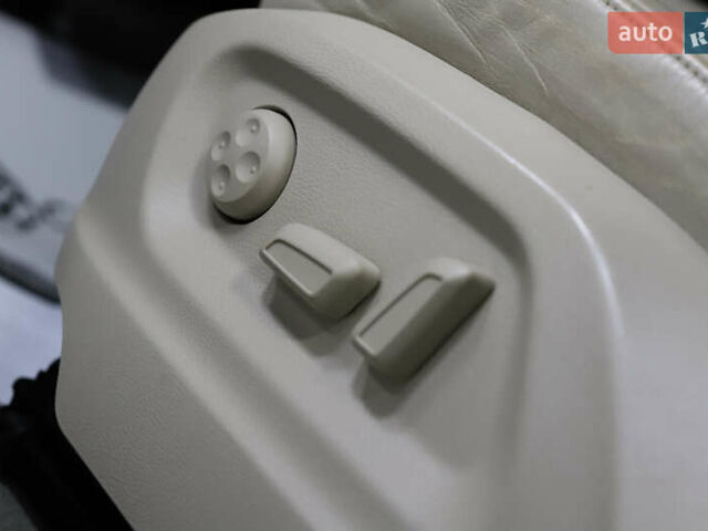 Білий Ауді Ку 5, об'ємом двигуна 2 л та пробігом 179 тис. км за 14900 $, фото 70 на Automoto.ua