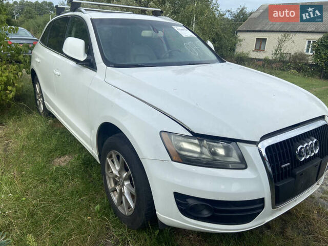 Белый Ауди Ку 5, объемом двигателя 2 л и пробегом 177 тыс. км за 9700 $, фото 2 на Automoto.ua