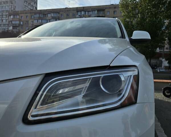 Белый Ауди Ку 5, объемом двигателя 1.98 л и пробегом 257 тыс. км за 14500 $, фото 5 на Automoto.ua