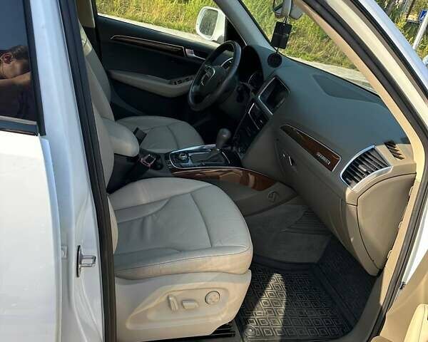 Белый Ауди Ку 5, объемом двигателя 1.98 л и пробегом 183 тыс. км за 16200 $, фото 5 на Automoto.ua