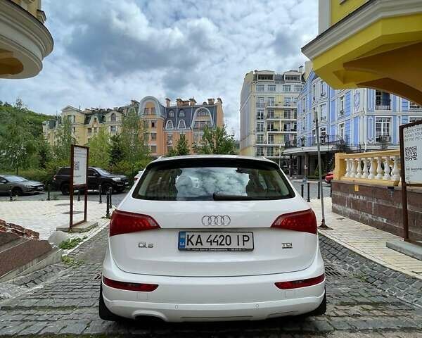 Белый Ауди Ку 5, объемом двигателя 1.98 л и пробегом 137 тыс. км за 18800 $, фото 7 на Automoto.ua