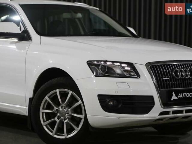 Белый Ауди Ку 5, объемом двигателя 1.97 л и пробегом 137 тыс. км за 18000 $, фото 3 на Automoto.ua