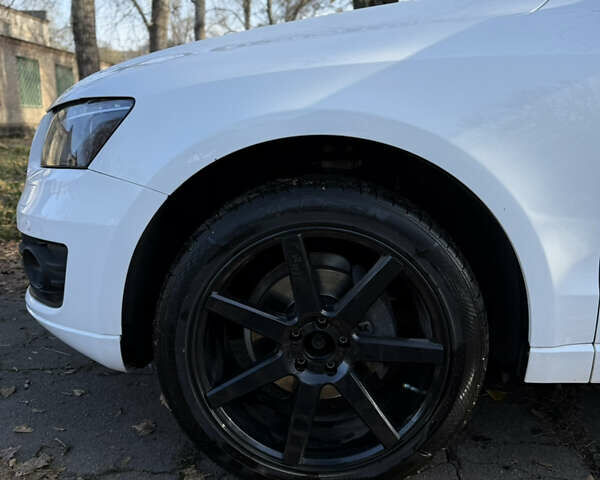 Белый Ауди Ку 5, объемом двигателя 1.98 л и пробегом 269 тыс. км за 15000 $, фото 32 на Automoto.ua