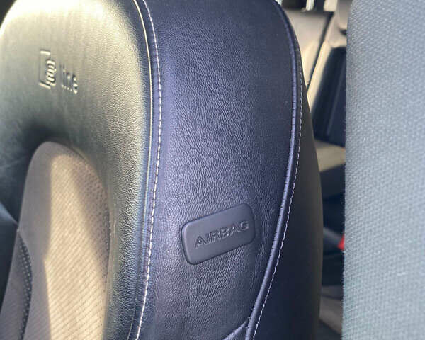 Белый Ауди Ку 5, объемом двигателя 3 л и пробегом 280 тыс. км за 16500 $, фото 12 на Automoto.ua