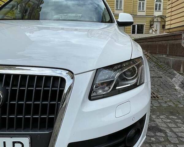 Белый Ауди Ку 5, объемом двигателя 1.98 л и пробегом 137 тыс. км за 18800 $, фото 1 на Automoto.ua