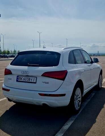 Белый Ауди Ку 5, объемом двигателя 1.98 л и пробегом 237 тыс. км за 18000 $, фото 5 на Automoto.ua