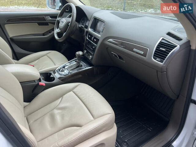 Белый Ауди Ку 5, объемом двигателя 2 л и пробегом 188 тыс. км за 15800 $, фото 57 на Automoto.ua