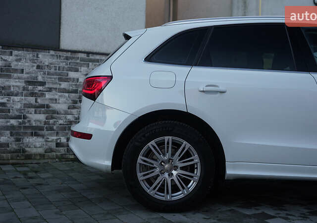 Белый Ауди Ку 5, объемом двигателя 1.97 л и пробегом 200 тыс. км за 16500 $, фото 7 на Automoto.ua