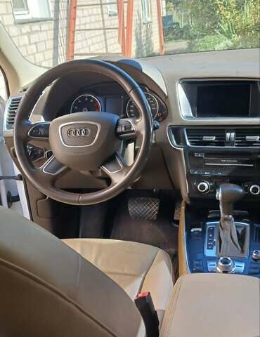 Белый Ауди Ку 5, объемом двигателя 1.98 л и пробегом 293 тыс. км за 12999 $, фото 6 на Automoto.ua