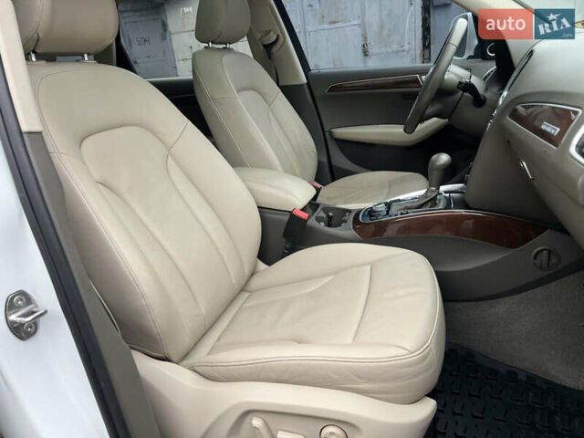 Белый Ауди Ку 5, объемом двигателя 2 л и пробегом 170 тыс. км за 12999 $, фото 24 на Automoto.ua