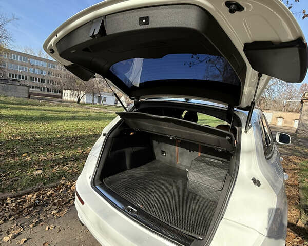 Белый Ауди Ку 5, объемом двигателя 1.98 л и пробегом 269 тыс. км за 15000 $, фото 31 на Automoto.ua