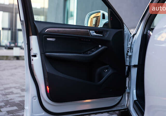 Белый Ауди Ку 5, объемом двигателя 1.97 л и пробегом 200 тыс. км за 16500 $, фото 11 на Automoto.ua