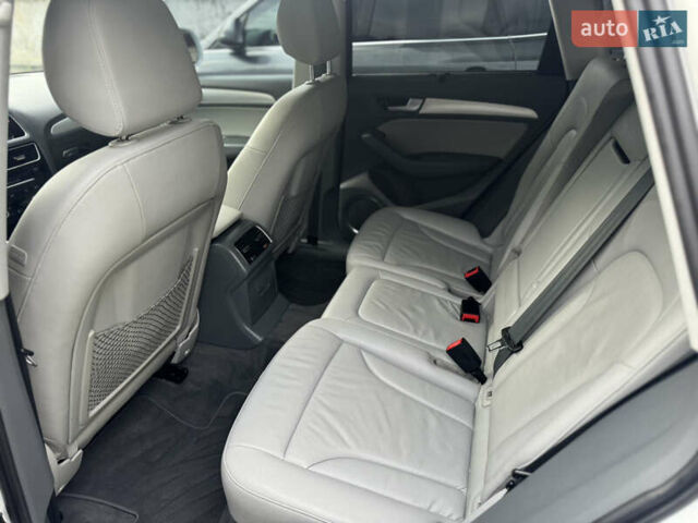 Ауди Ку 5 2012 в Дубно на Automoto.ua Белый Ауди Ку 5, объемом двигателя 1.98 л и пробегом 257 тыс. км за 12699 $, фото 48 на Automoto.ua
