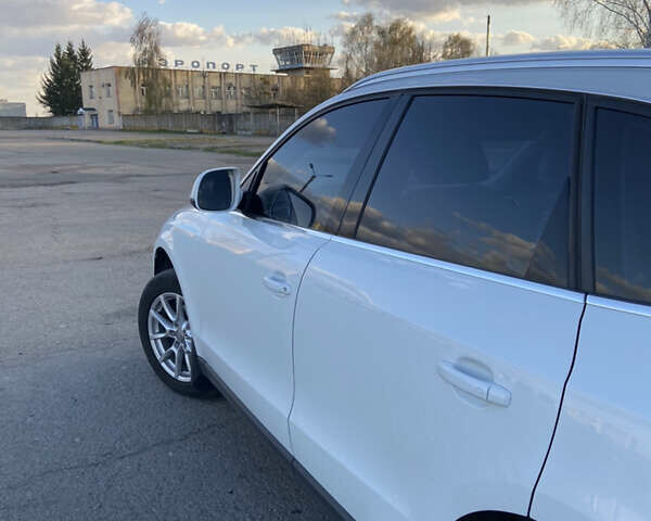 Белый Ауди Ку 5, объемом двигателя 2 л и пробегом 125 тыс. км за 17000 $, фото 9 на Automoto.ua