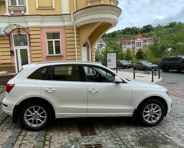 Белый Ауди Ку 5, объемом двигателя 1.98 л и пробегом 137 тыс. км за 18800 $, фото 4 на Automoto.ua