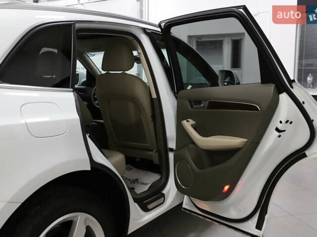 Білий Ауді Ку 5, об'ємом двигуна 2 л та пробігом 179 тис. км за 14900 $, фото 110 на Automoto.ua