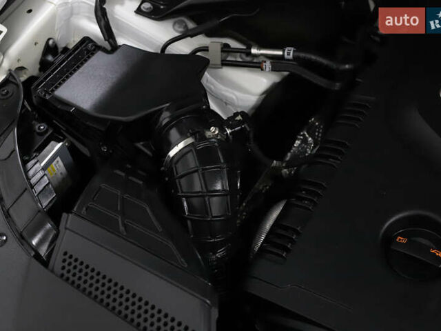 Білий Ауді Ку 5, об'ємом двигуна 2 л та пробігом 179 тис. км за 14900 $, фото 119 на Automoto.ua