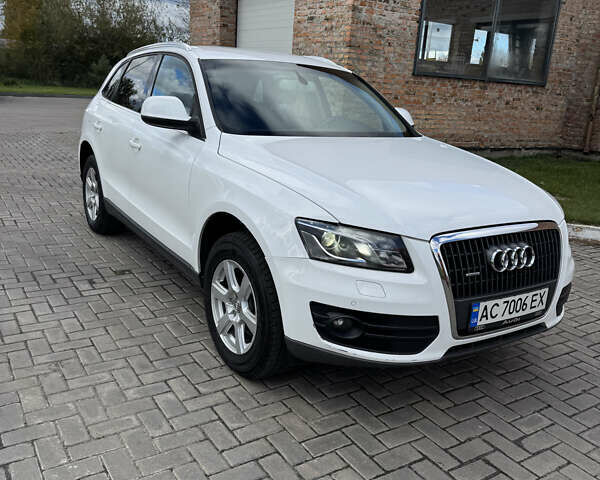 Белый Ауди Ку 5, объемом двигателя 1.97 л и пробегом 375 тыс. км за 14500 $, фото 1 на Automoto.ua