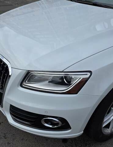 Белый Ауди Ку 5, объемом двигателя 1.98 л и пробегом 194 тыс. км за 17499 $, фото 5 на Automoto.ua