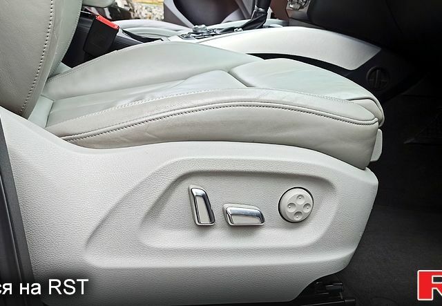 Білий Ауді Ку 5, об'ємом двигуна 2 л та пробігом 153 тис. км за 15700 $, фото 7 на Automoto.ua