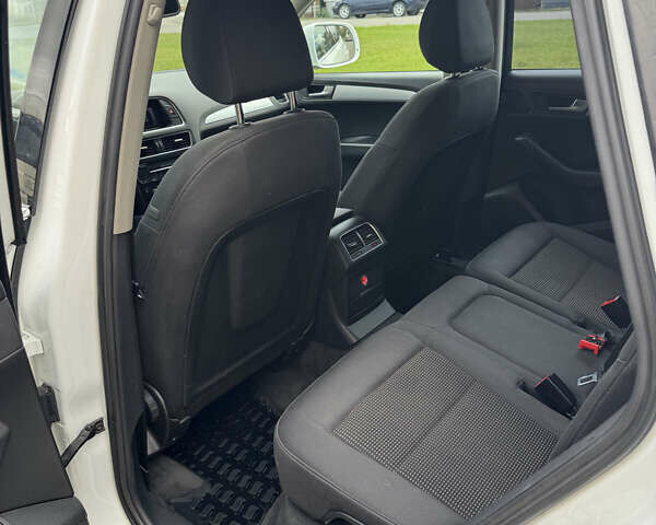 Белый Ауди Ку 5, объемом двигателя 1.97 л и пробегом 375 тыс. км за 14500 $, фото 8 на Automoto.ua