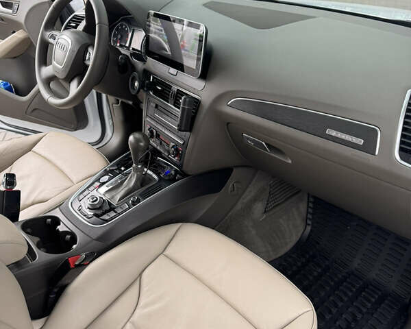 Белый Ауди Ку 5, объемом двигателя 1.98 л и пробегом 259 тыс. км за 15200 $, фото 18 на Automoto.ua