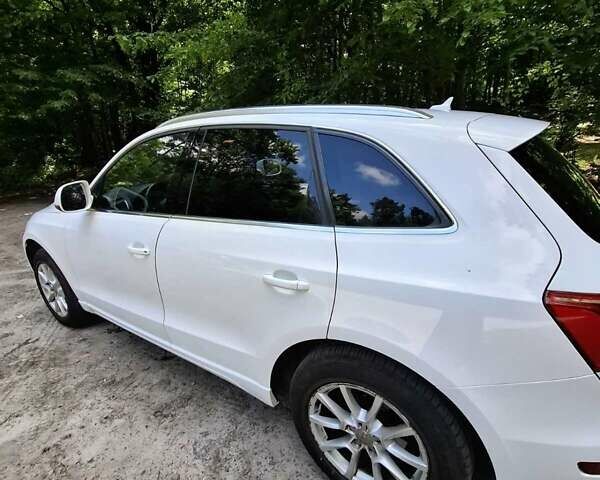 Ауди Ку 5 2012 в Львове на Automoto.ua Белый Ауди Ку 5, объемом двигателя 1.98 л и пробегом 251 тыс. км за 11500 $, фото 3 на Automoto.ua