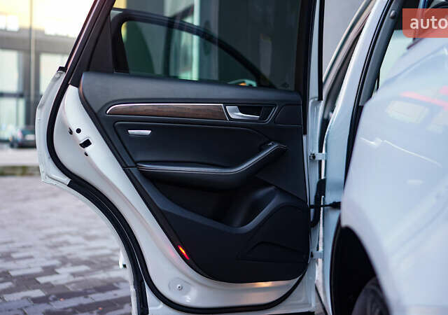 Белый Ауди Ку 5, объемом двигателя 1.97 л и пробегом 200 тыс. км за 16500 $, фото 29 на Automoto.ua