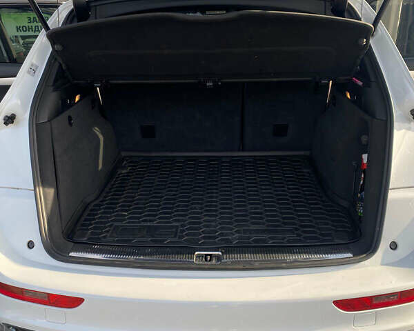 Белый Ауди Ку 5, объемом двигателя 3 л и пробегом 280 тыс. км за 16500 $, фото 23 на Automoto.ua