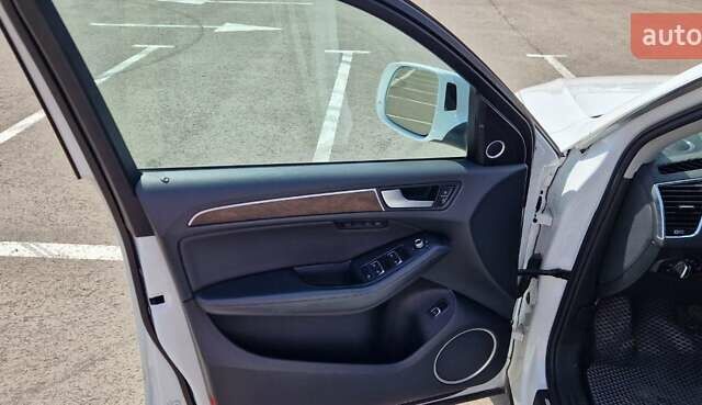 Белый Ауди Ку 5, объемом двигателя 1.98 л и пробегом 237 тыс. км за 18000 $, фото 17 на Automoto.ua