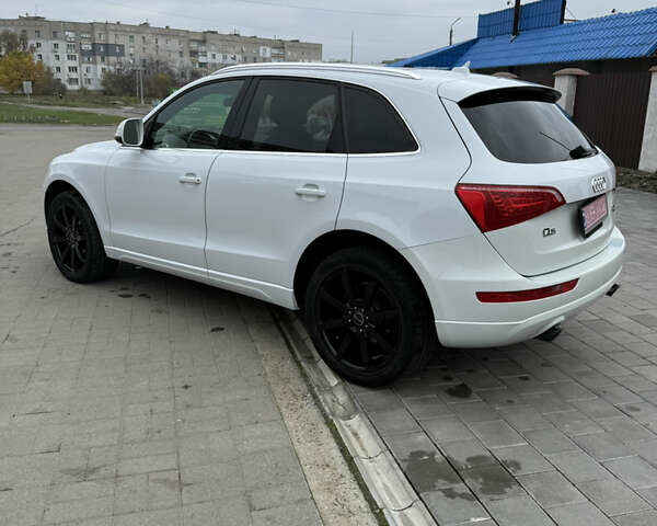 Білий Ауді Ку 5, об'ємом двигуна 1.98 л та пробігом 125 тис. км за 12500 $, фото 8 на Automoto.ua