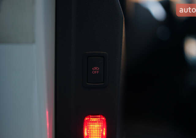 Белый Ауди Ку 5, объемом двигателя 1.97 л и пробегом 200 тыс. км за 16500 $, фото 15 на Automoto.ua