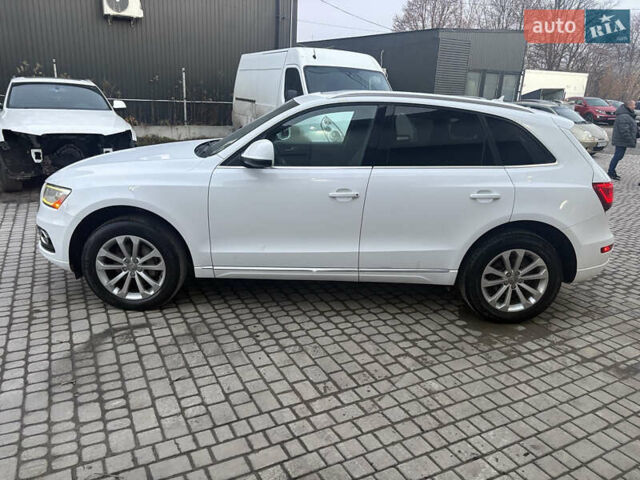 Білий Ауді Ку 5, об'ємом двигуна 2 л та пробігом 231 тис. км за 10800 $, фото 6 на Automoto.ua