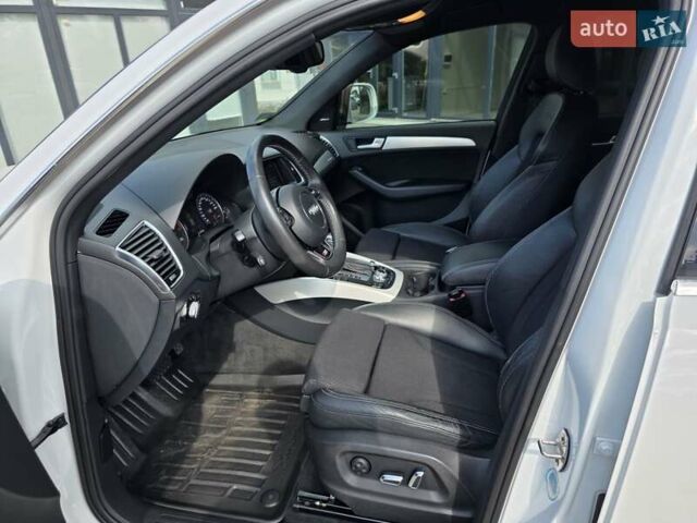 Белый Ауди Ку 5, объемом двигателя 1.97 л и пробегом 263 тыс. км за 17500 $, фото 19 на Automoto.ua