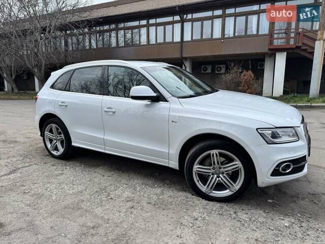 Білий Ауді Ку 5, об'ємом двигуна 2 л та пробігом 197 тис. км за 16900 $, фото 4 на Automoto.ua