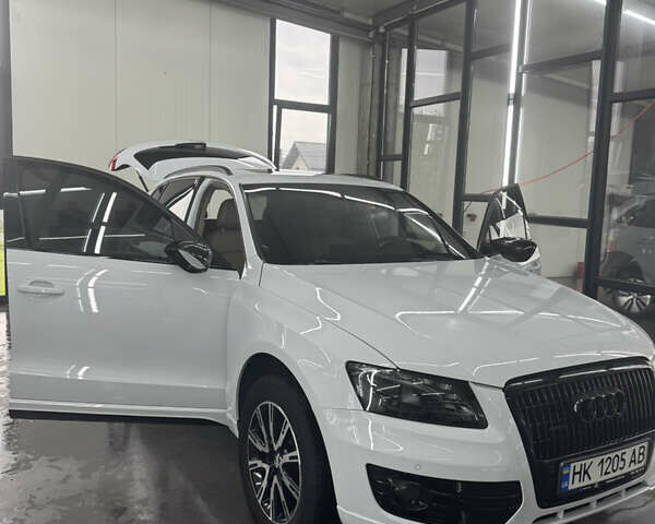 Ауди Ку 5 2012 в Ровно на Automoto.ua Белый Ауди Ку 5, объемом двигателя 1.98 л и пробегом 259 тыс. км за 15200 $, фото 22 на Automoto.ua