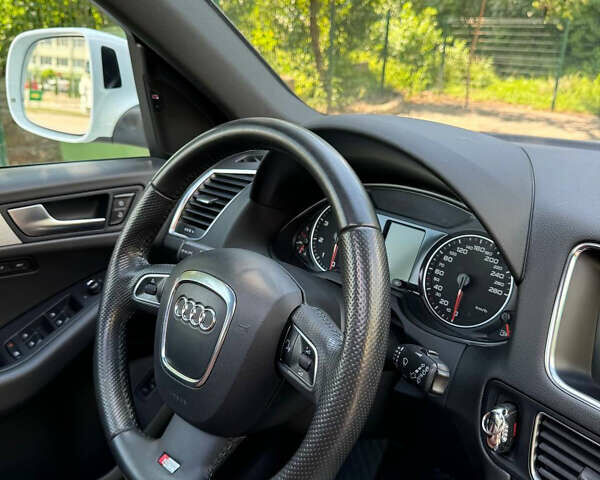 Белый Ауди Ку 5, объемом двигателя 1.98 л и пробегом 239 тыс. км за 12900 $, фото 40 на Automoto.ua