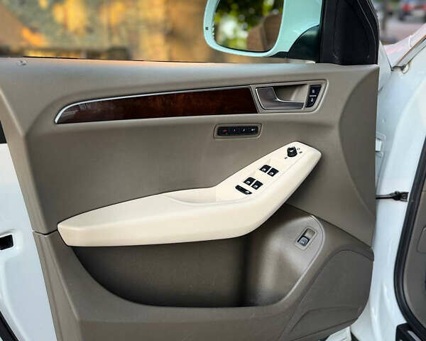 Белый Ауди Ку 5, объемом двигателя 1.98 л и пробегом 198 тыс. км за 13999 $, фото 24 на Automoto.ua