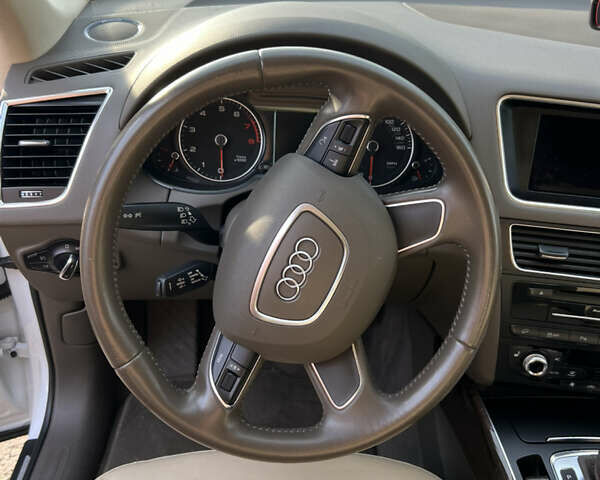 Білий Ауді Ку 5, об'ємом двигуна 1.98 л та пробігом 258 тис. км за 13900 $, фото 9 на Automoto.ua