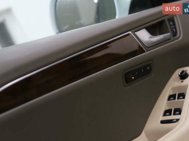 Білий Ауді Ку 5, об'ємом двигуна 2 л та пробігом 179 тис. км за 14900 $, фото 65 на Automoto.ua