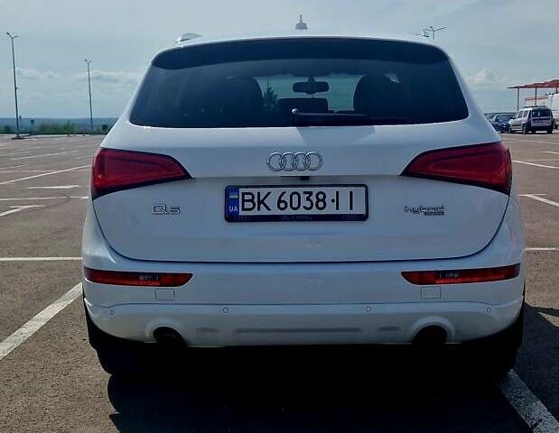 Белый Ауди Ку 5, объемом двигателя 1.98 л и пробегом 237 тыс. км за 18000 $, фото 3 на Automoto.ua